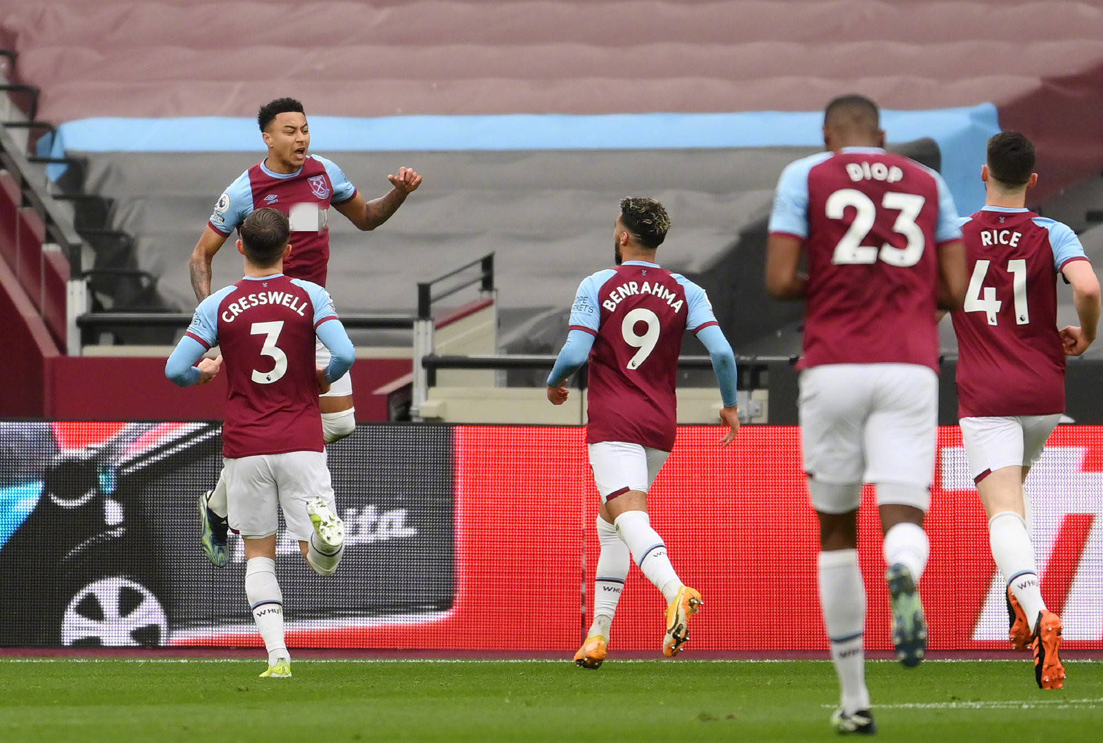 巴佩攒能量续大招呢？刚状态回暖立马就伤了。